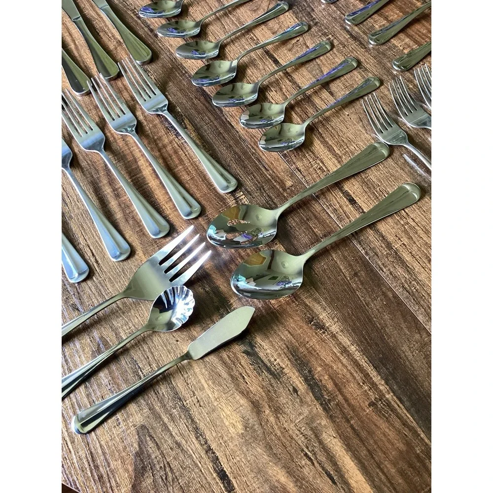Hampton Silversmiths Stainless China 199 44 Pieces Flatware with Tray Silverware